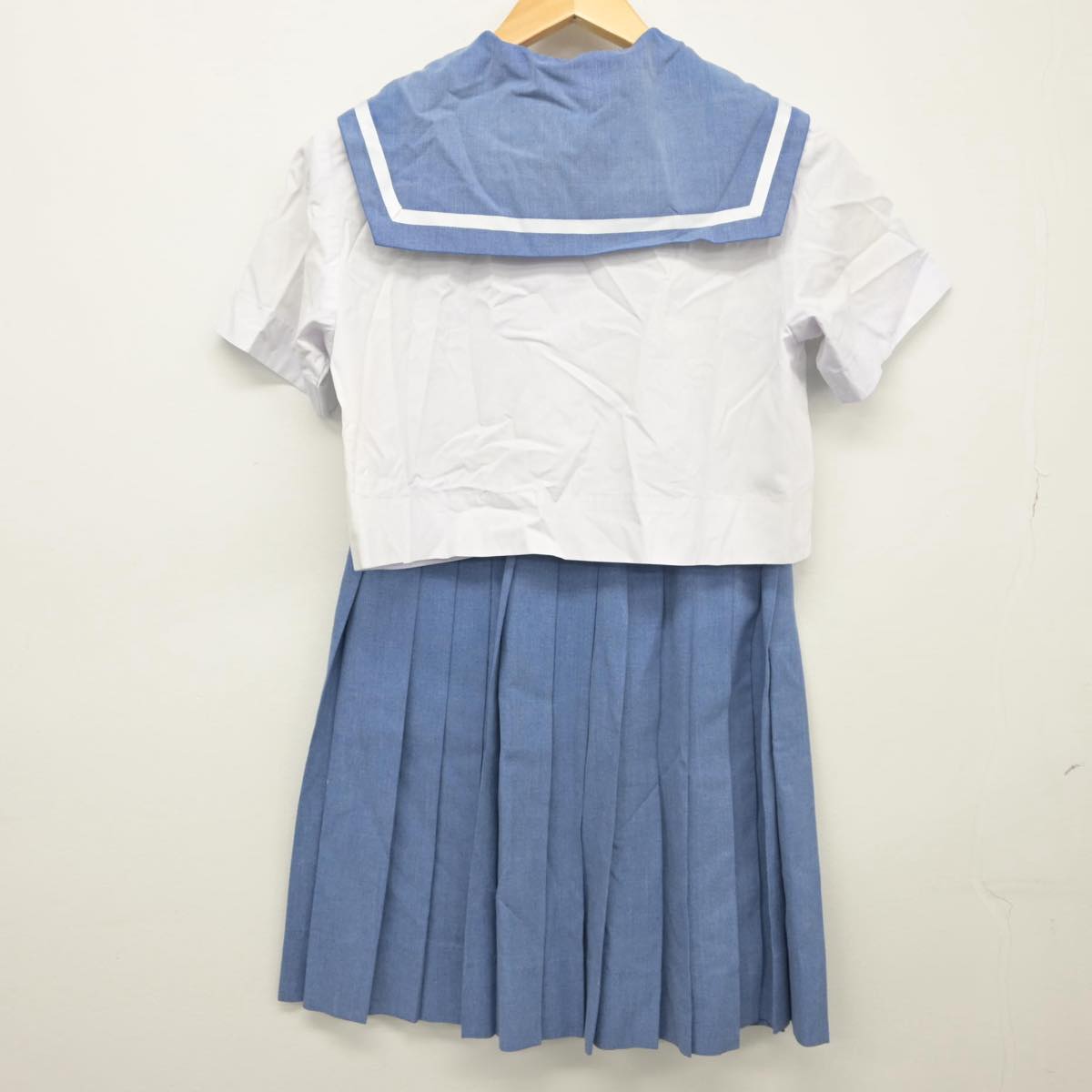 【中古】沖縄県 山内中学校 女子制服 3点（セーラー服・スカート）sf025906