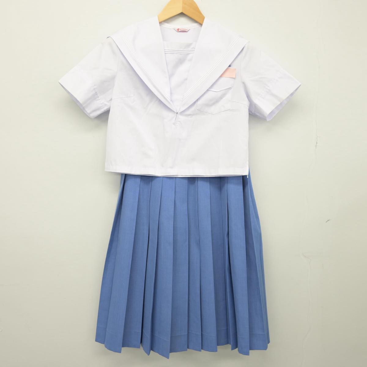 【中古】福岡県 諏訪中学校 女子制服 2点（セーラー服・スカート）sf025916