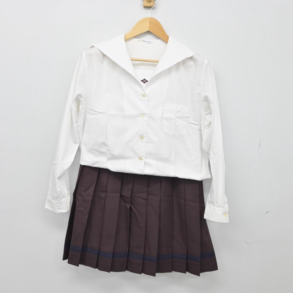 【中古】群馬県 共愛学園高等学校 女子制服 3点（ブレザー・シャツ・スカート）sf025966