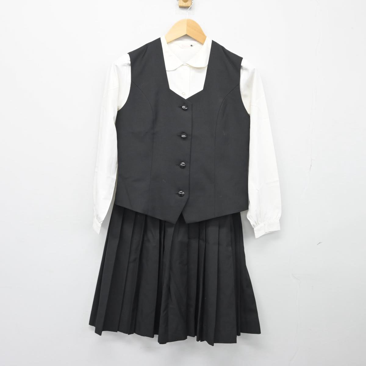 【中古】群馬県 太田女子高等学校 女子制服 3点（ベスト・シャツ・スカート）sf025979