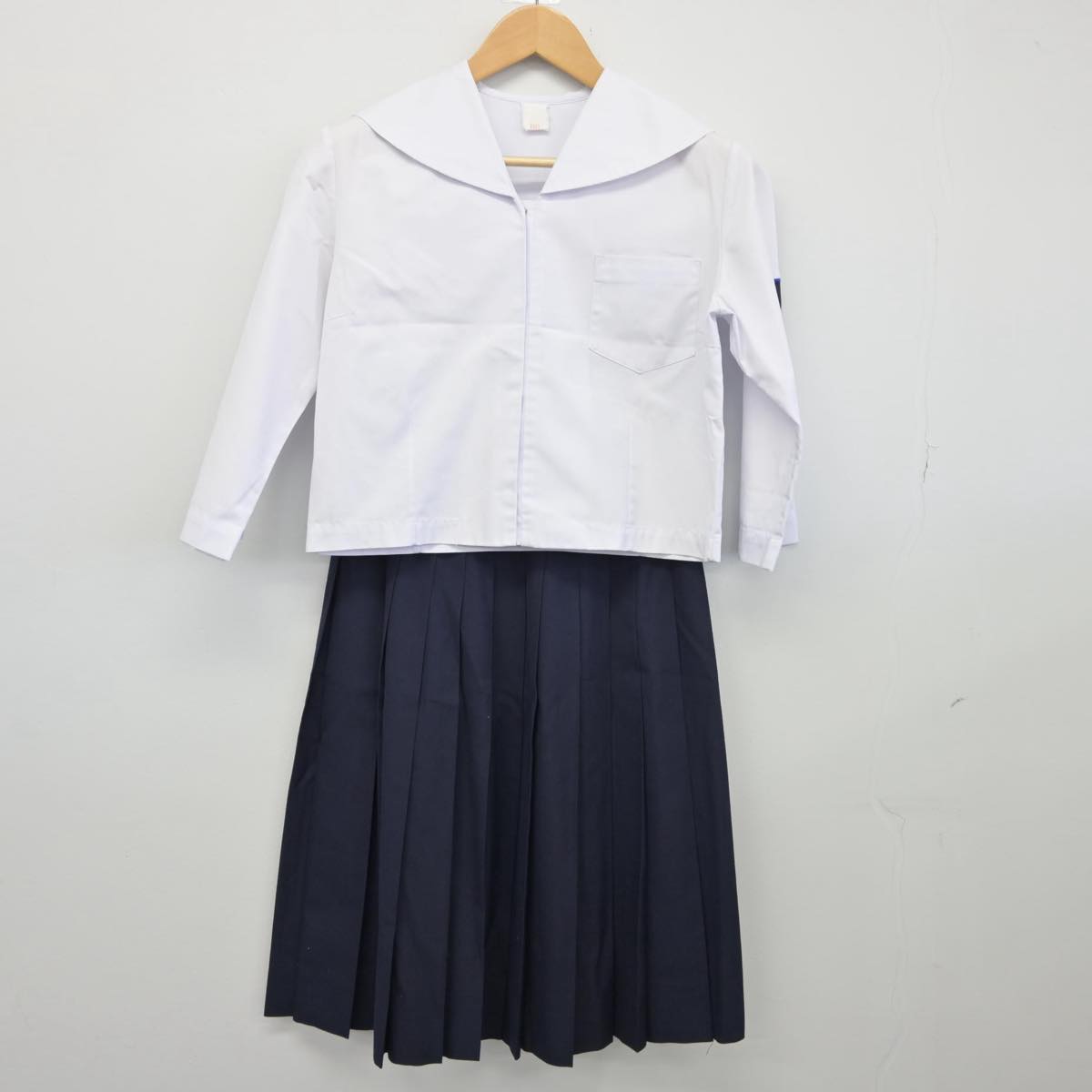 【中古】群馬県 境野中学校 女子制服 2点（セーラー服・スカート）sf025995