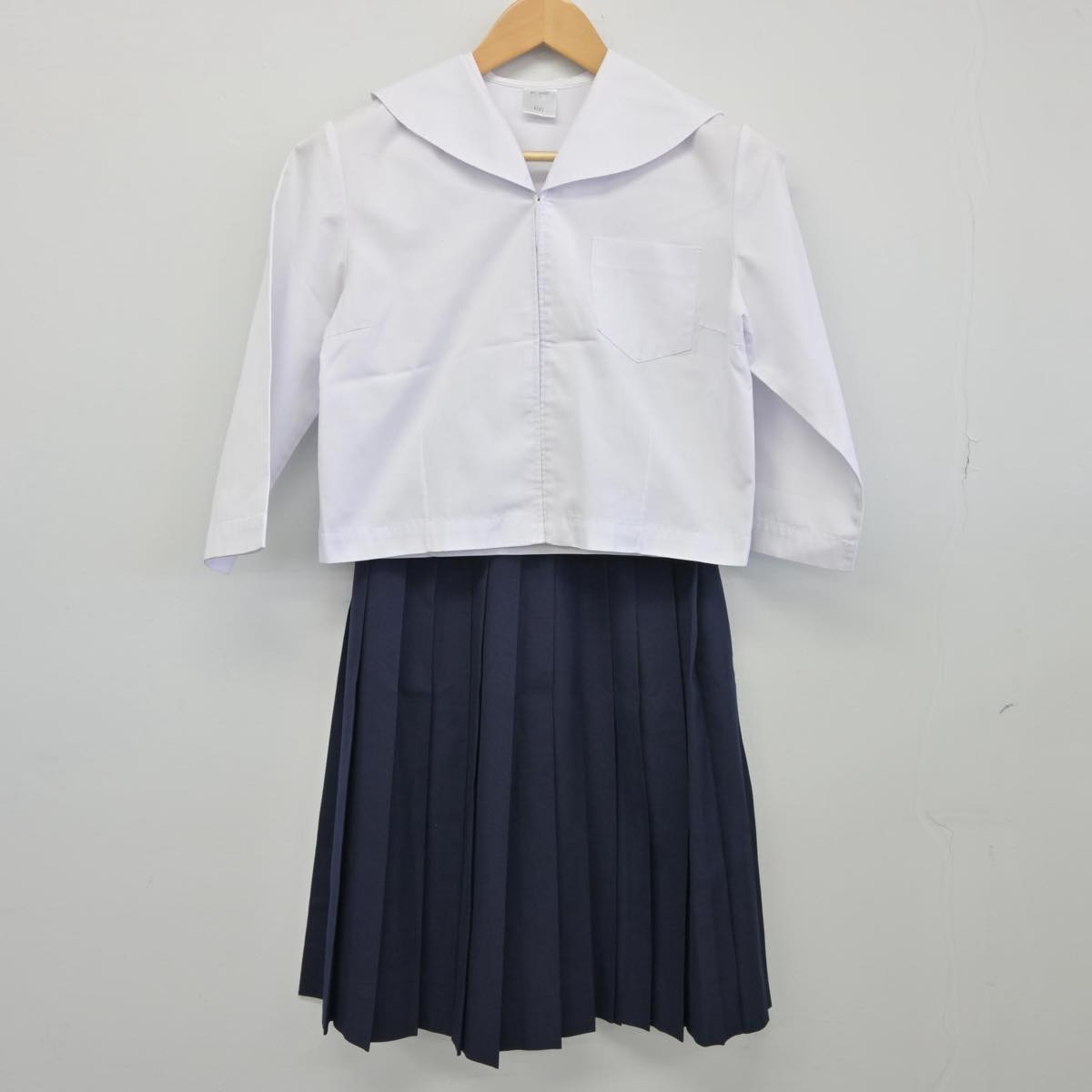 【中古】群馬県 境野中学校 女子制服 2点（セーラー服・スカート）sf026011