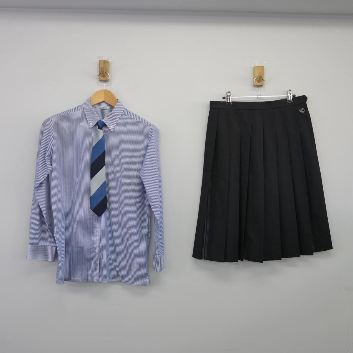 【中古】福岡県 福翔高等学校 女子制服 4点（ブレザー・シャツ・スカート）sf026035