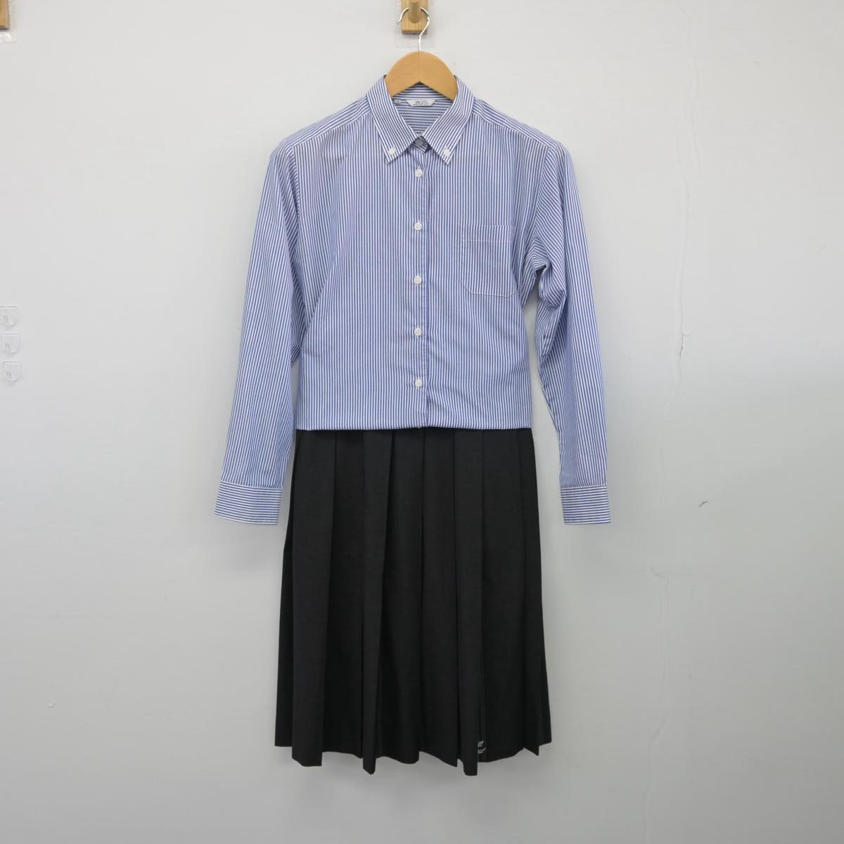 【中古】福岡県 福翔高等学校 女子制服 3点（シャツ・スカート）sf026036