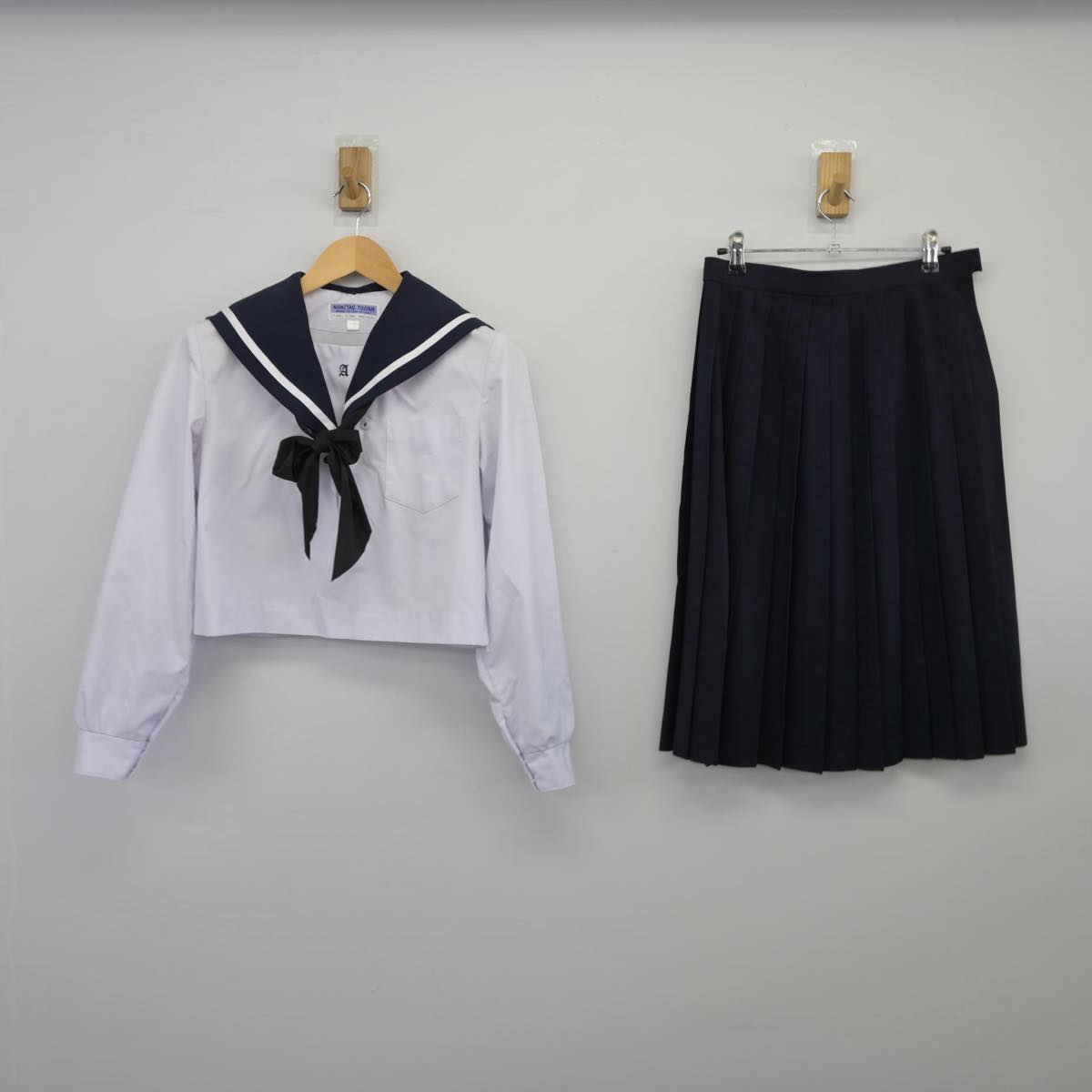 【中古】愛知県 安城高等学校 女子制服 3点（セーラー服・スカート）sf026041