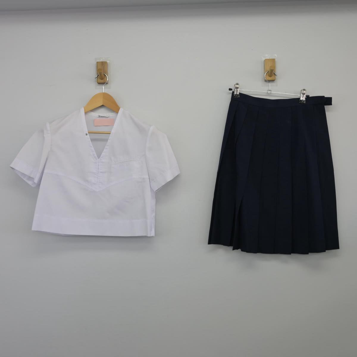 【中古】北海道 函館白百合学園高等学校 女子制服 3点（シャツ・スカート）sf026055