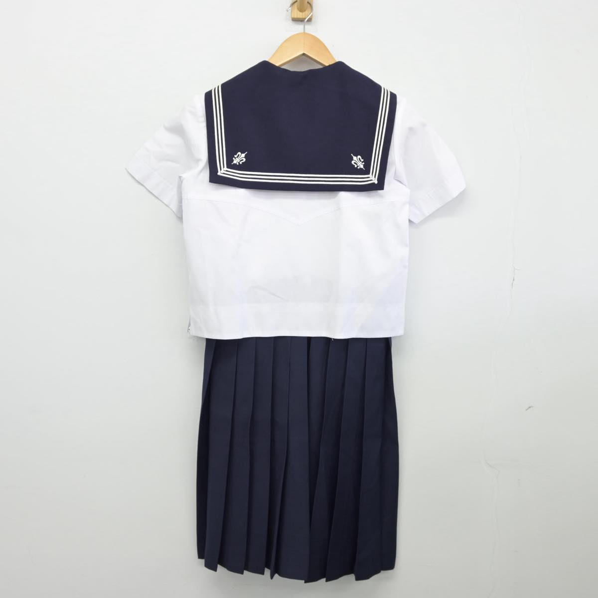 【中古】東京都 白百合学園中学高等学校 女子制服 4点（セーラー服・スカート）sf026087