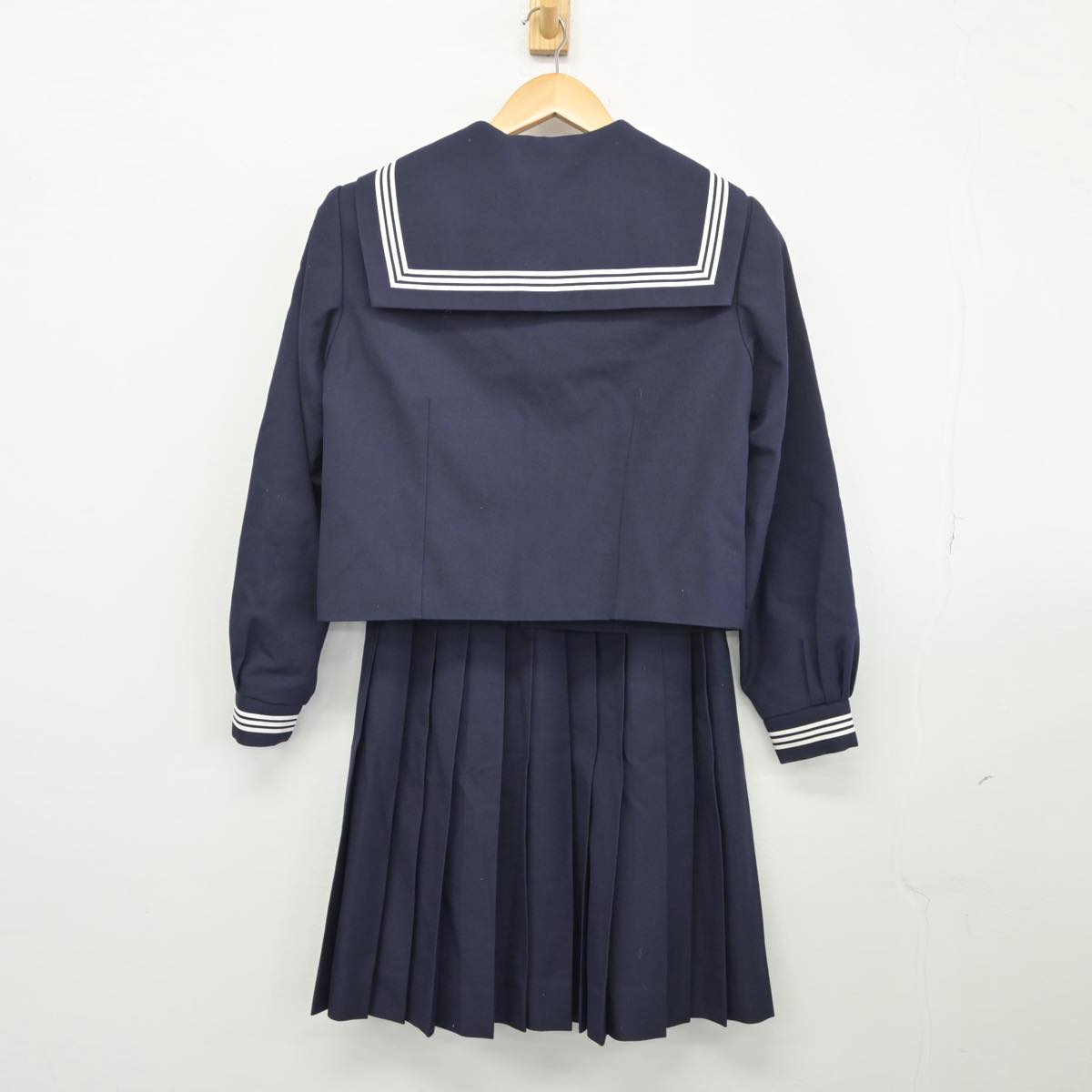 【中古】東京都 浮間中学校 女子制服 3点（セーラー服・スカート）sf026095