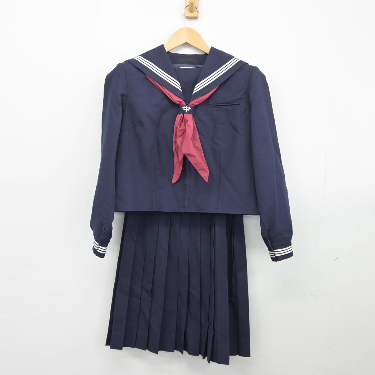 【中古】東京都 浮間中学校 女子制服 4点（セーラー服・スカート）sf026096