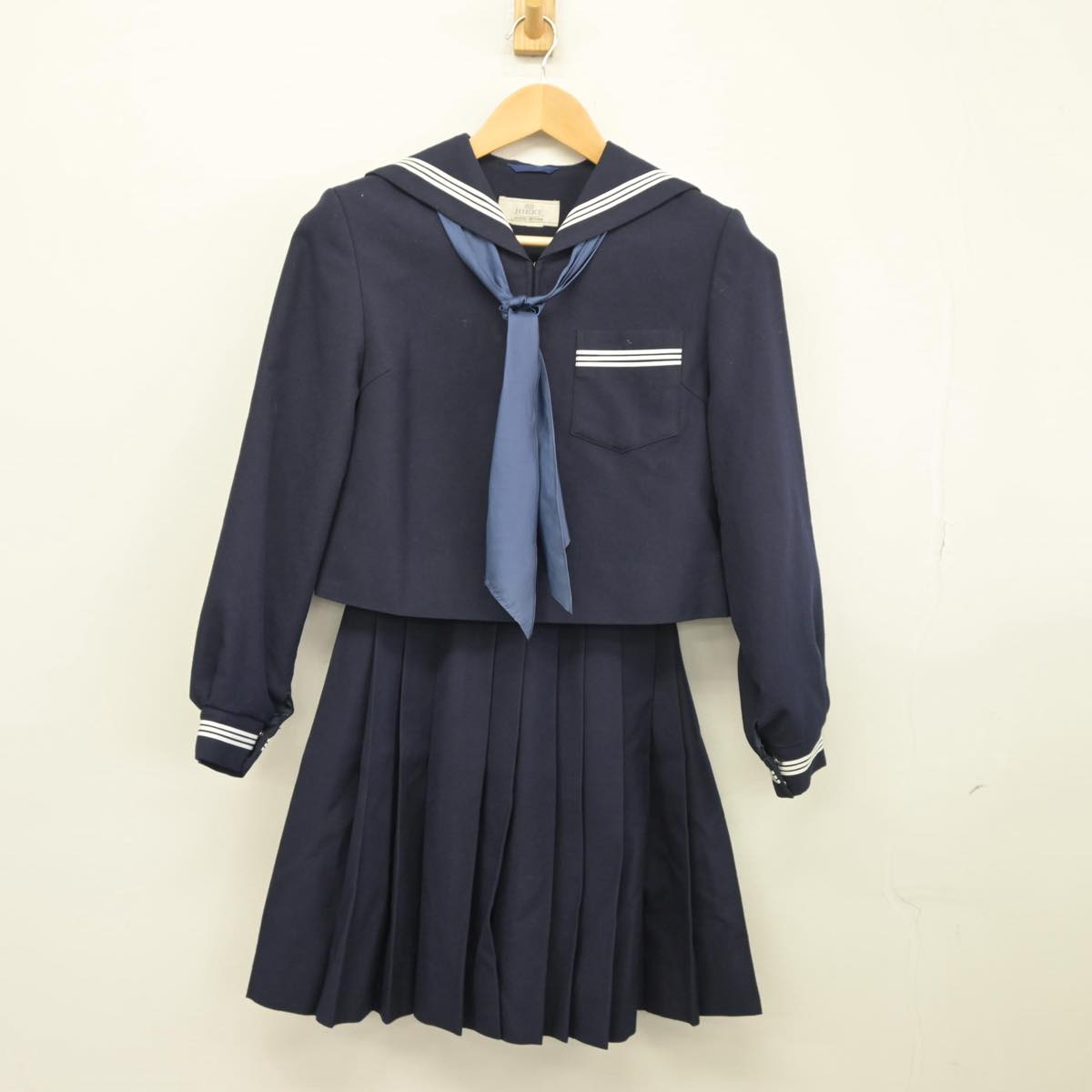 【中古】大阪府 池田市立渋谷中学校 女子制服 3点（セーラー服・スカート）sf026109