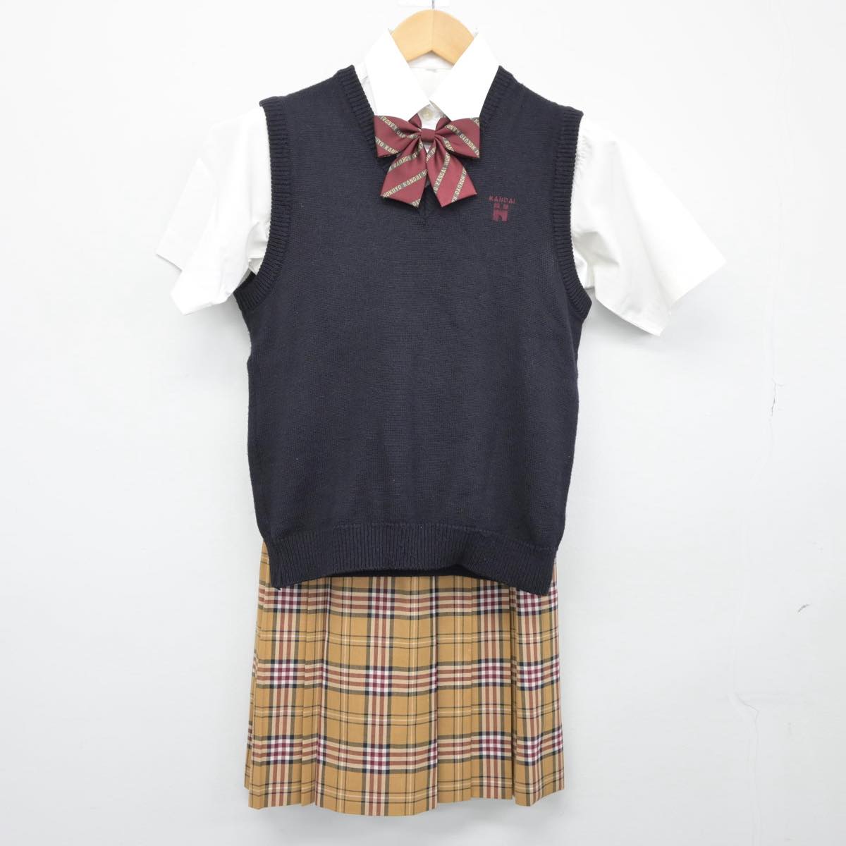 【中古】大阪府 関西大学北陽高等学校 女子制服 4点（シャツ・ニットベスト・スカート）sf026121