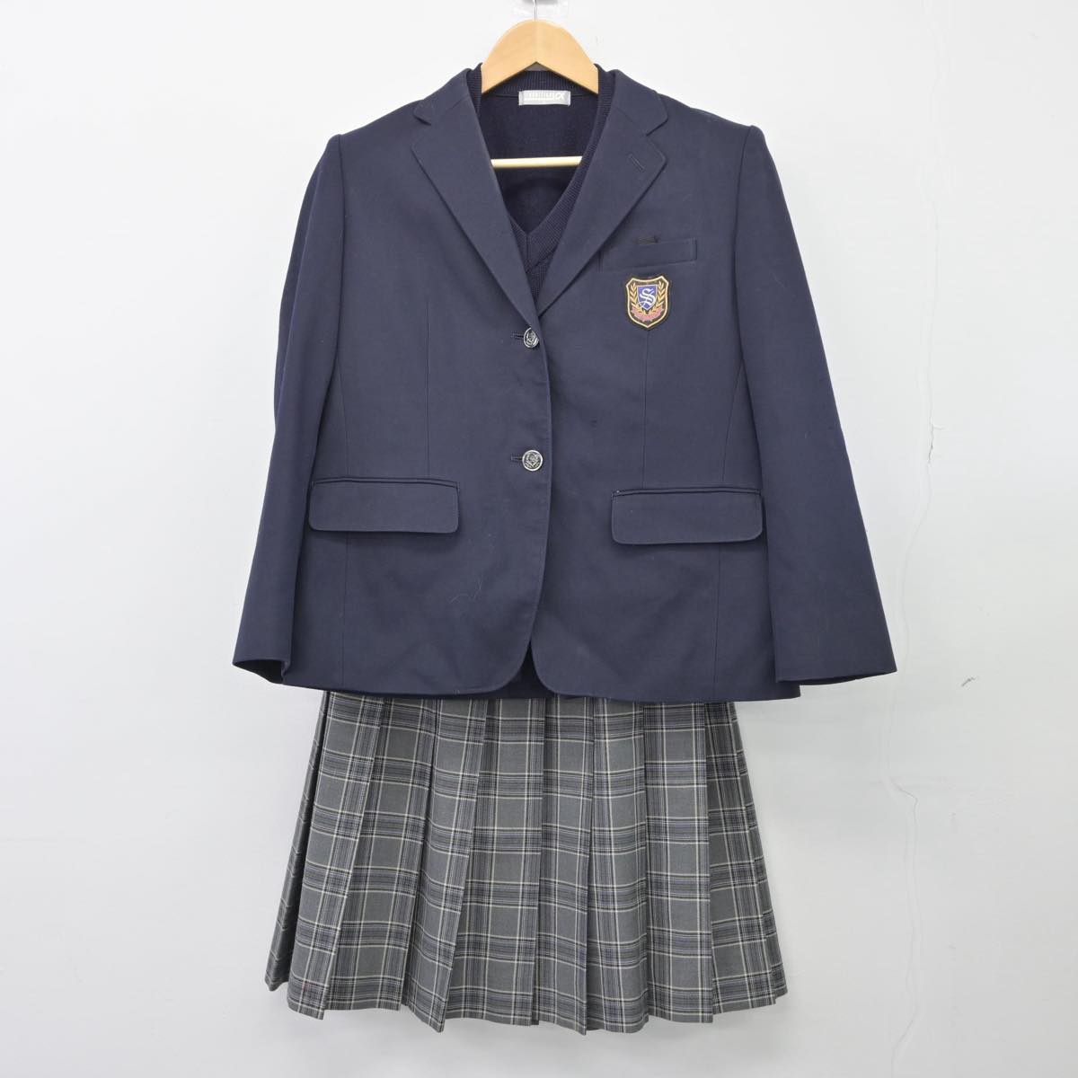 【中古】兵庫県 塩屋中学校 女子制服 3点（ブレザー・ニット・スカート）sf026156