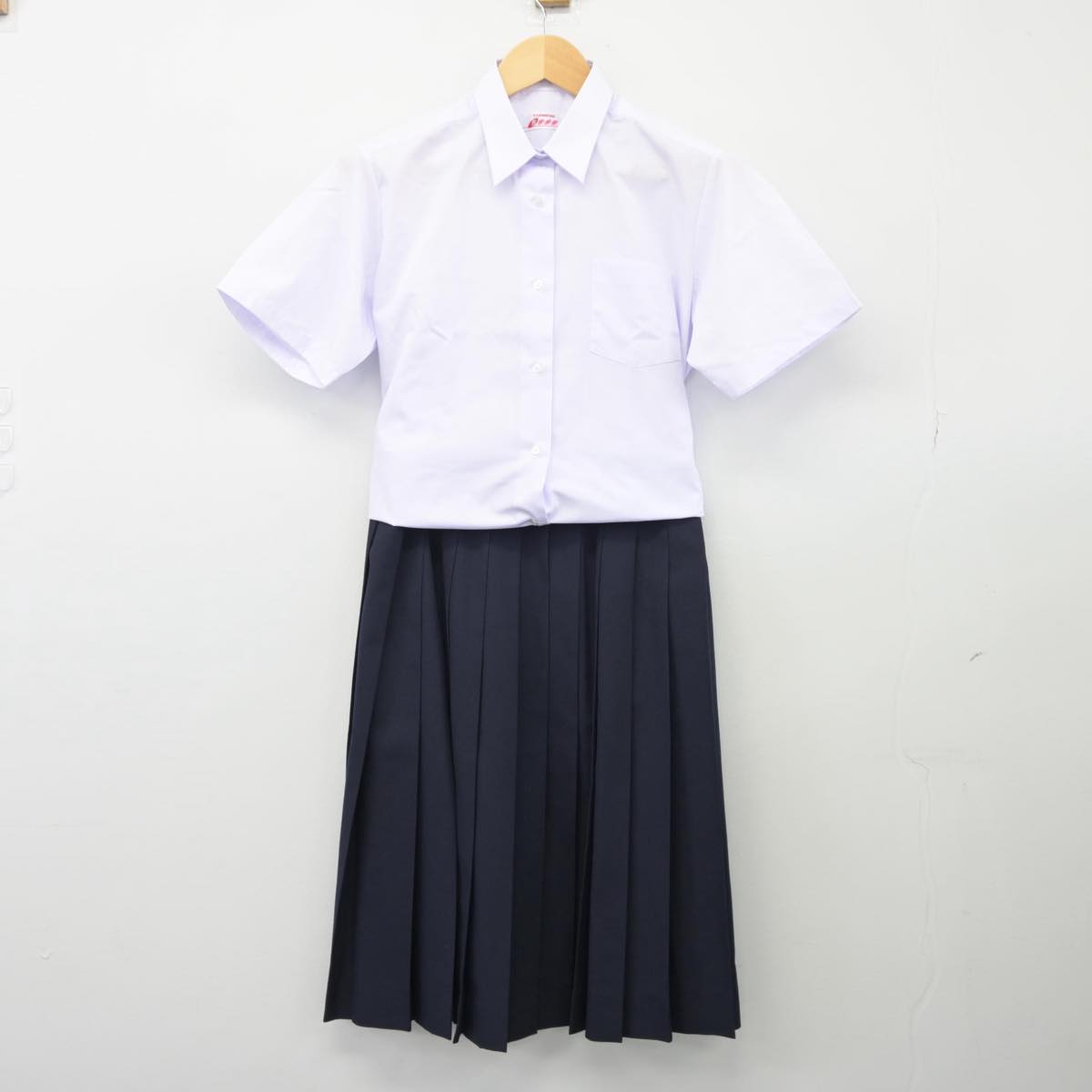 【中古】秋田県 太平中学校 女子制服 3点（シャツ・スカート）sf026179