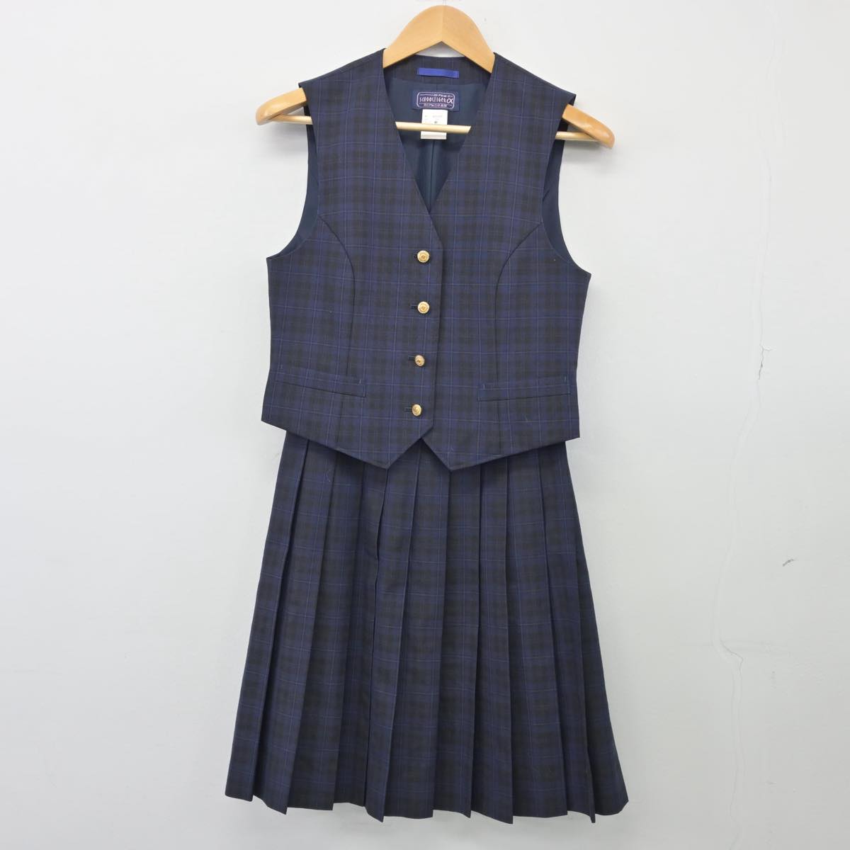 【中古】千葉県 幕張総合高等学校 女子制服 3点（ベスト・スカート・スカート）sf026190