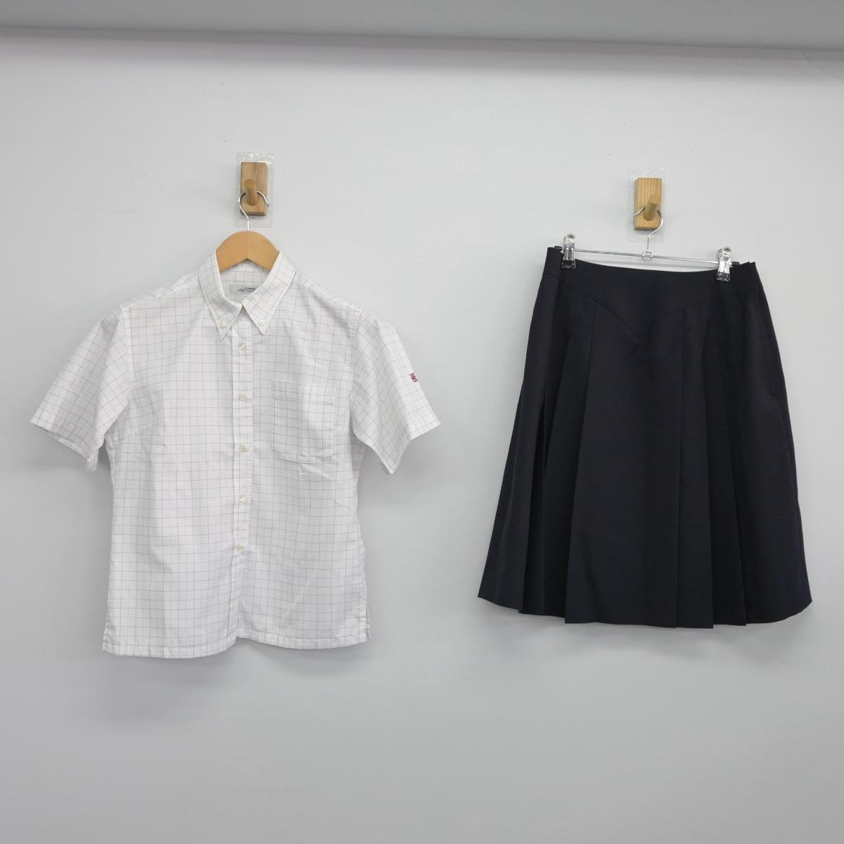 【中古】広島県 河内高等学校 女子制服 2点（シャツ・スカート）sf026205