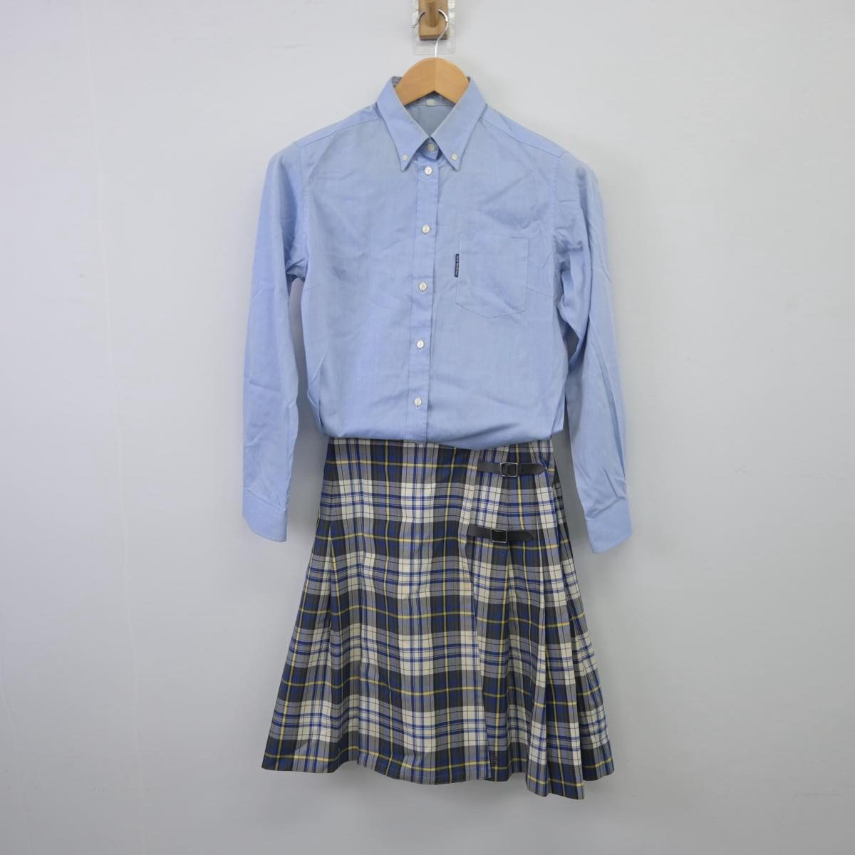 【中古】大阪府 追手門学院高等学校 女子制服 3点（シャツ・ニット・スカート）sf026251