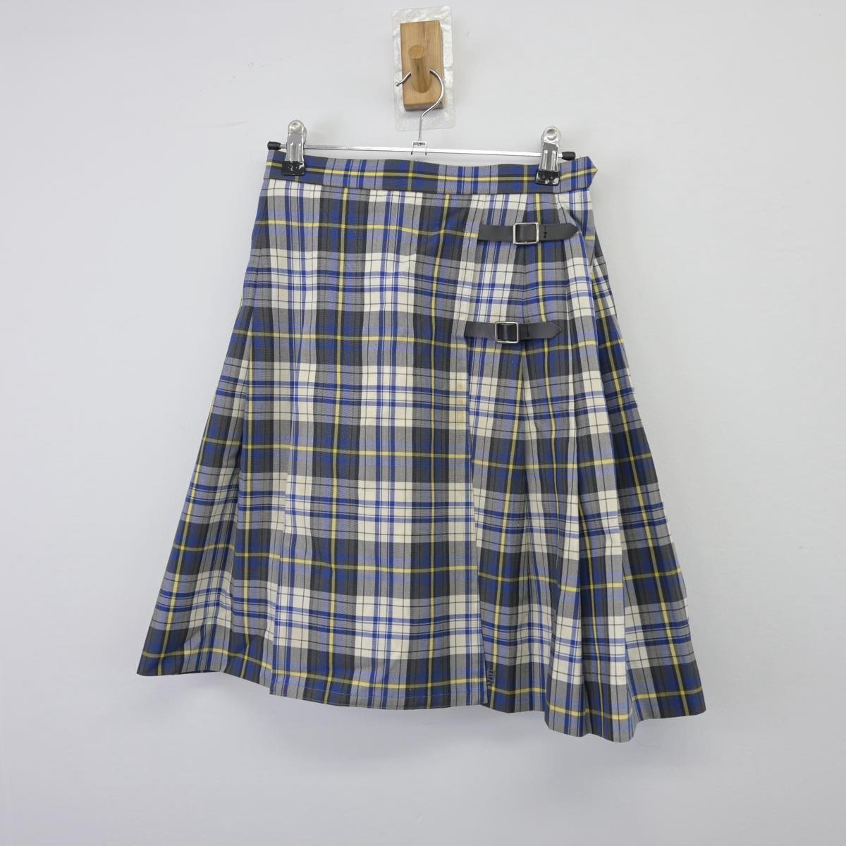 【中古】大阪府 追手門学院高等学校 女子制服 3点（シャツ・ニット・スカート）sf026251