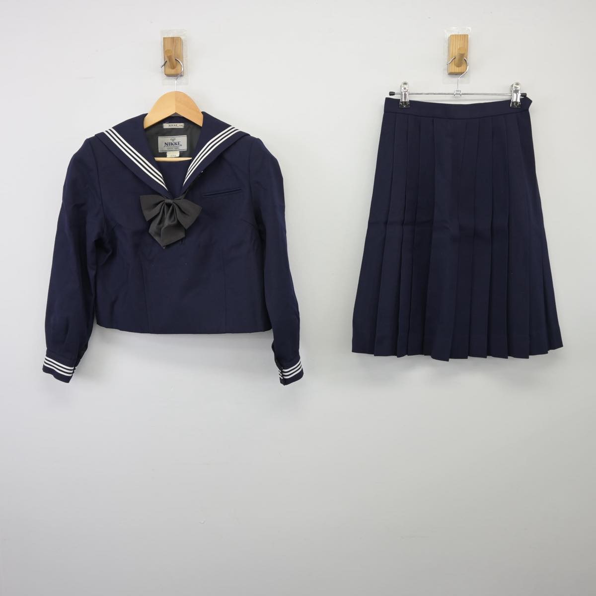 【中古】埼玉県 埼玉県立松山女子高等学校 女子制服 3点（セーラー服・スカート）sf026279