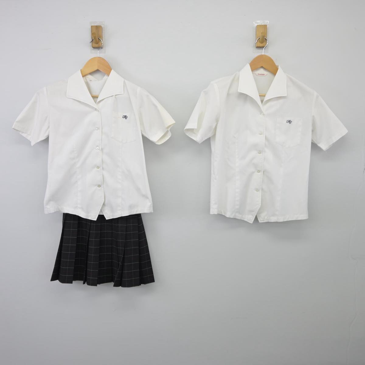 【中古】埼玉県 埼玉県立深谷商業高等学校 女子制服 3点（シャツ・スカート）sf026283