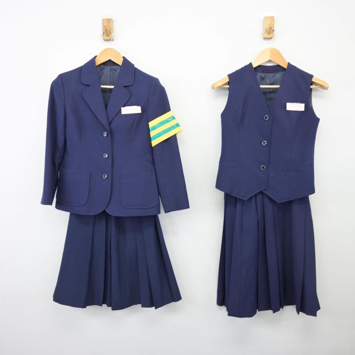 【中古】静岡県 函南町立東中学校 女子制服 5点（ブレザー・ベスト・スカート）sf026300