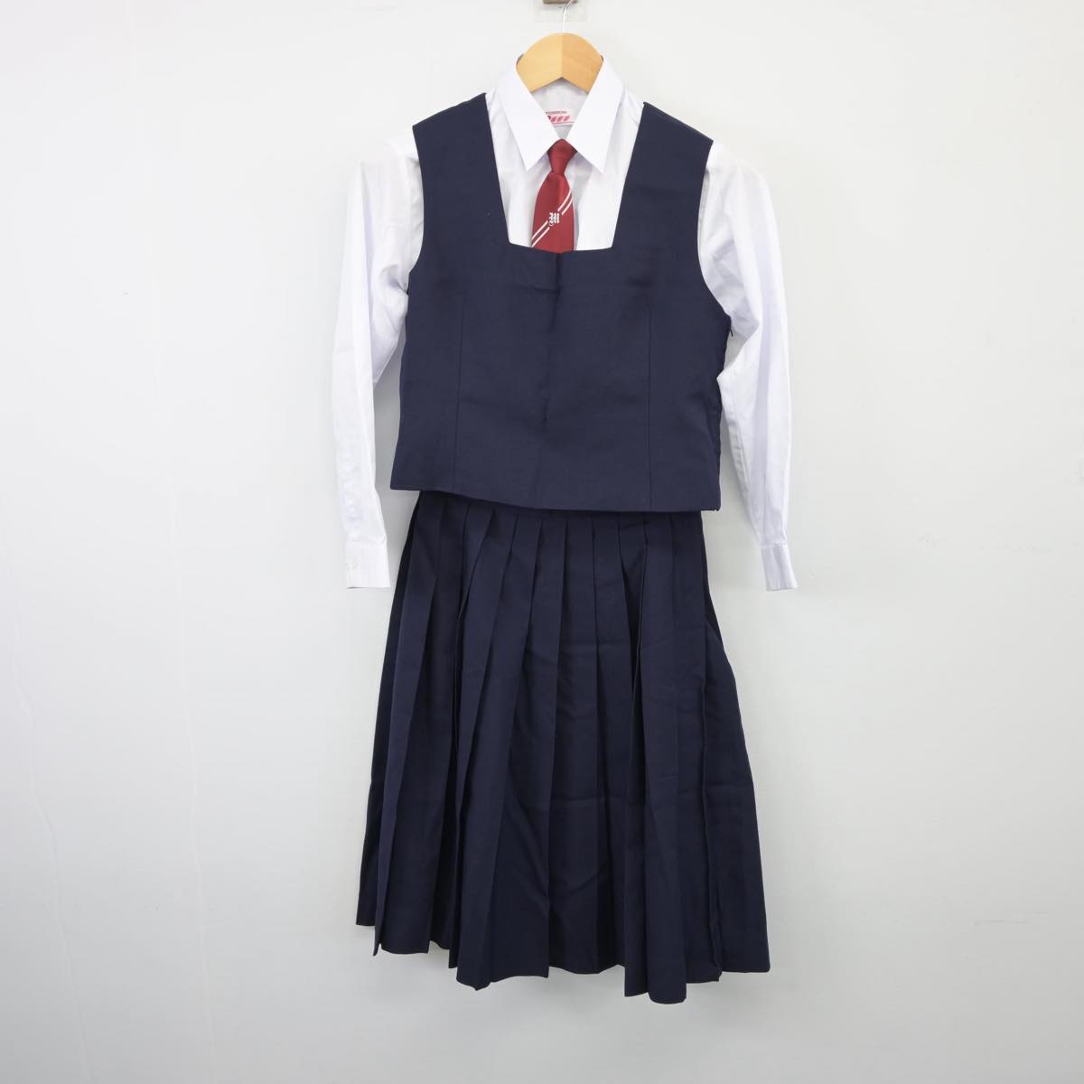 【中古】茨城県 筑西市立下館南中学校 女子制服 4点（ブレザー・シャツ・ベスト・スカート）sf026303