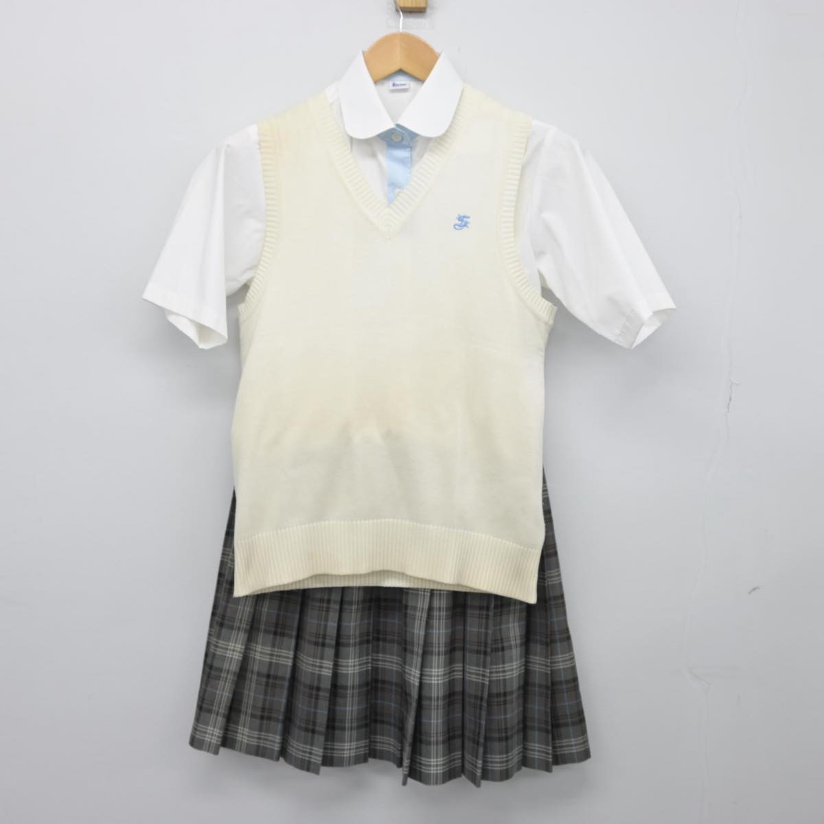 【中古】埼玉県 淑徳与野高等学校 女子制服 3点（ニットベスト・シャツ・スカート）sf026318