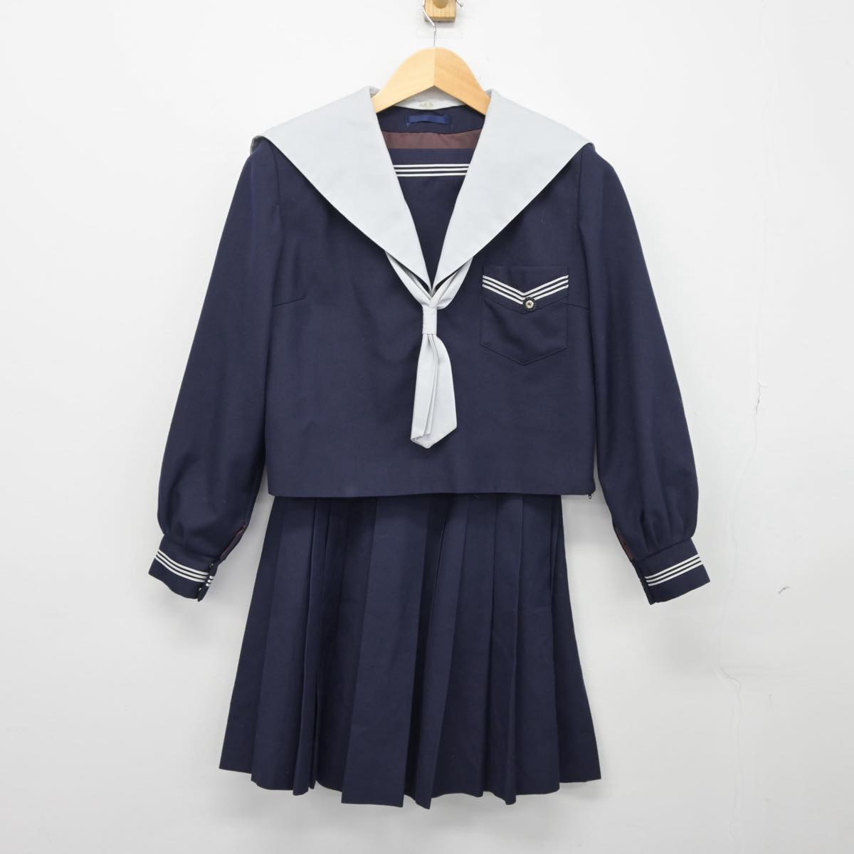 【中古】大阪府 都島中学校 女子制服 3点（セーラー服・スカート）sf026320