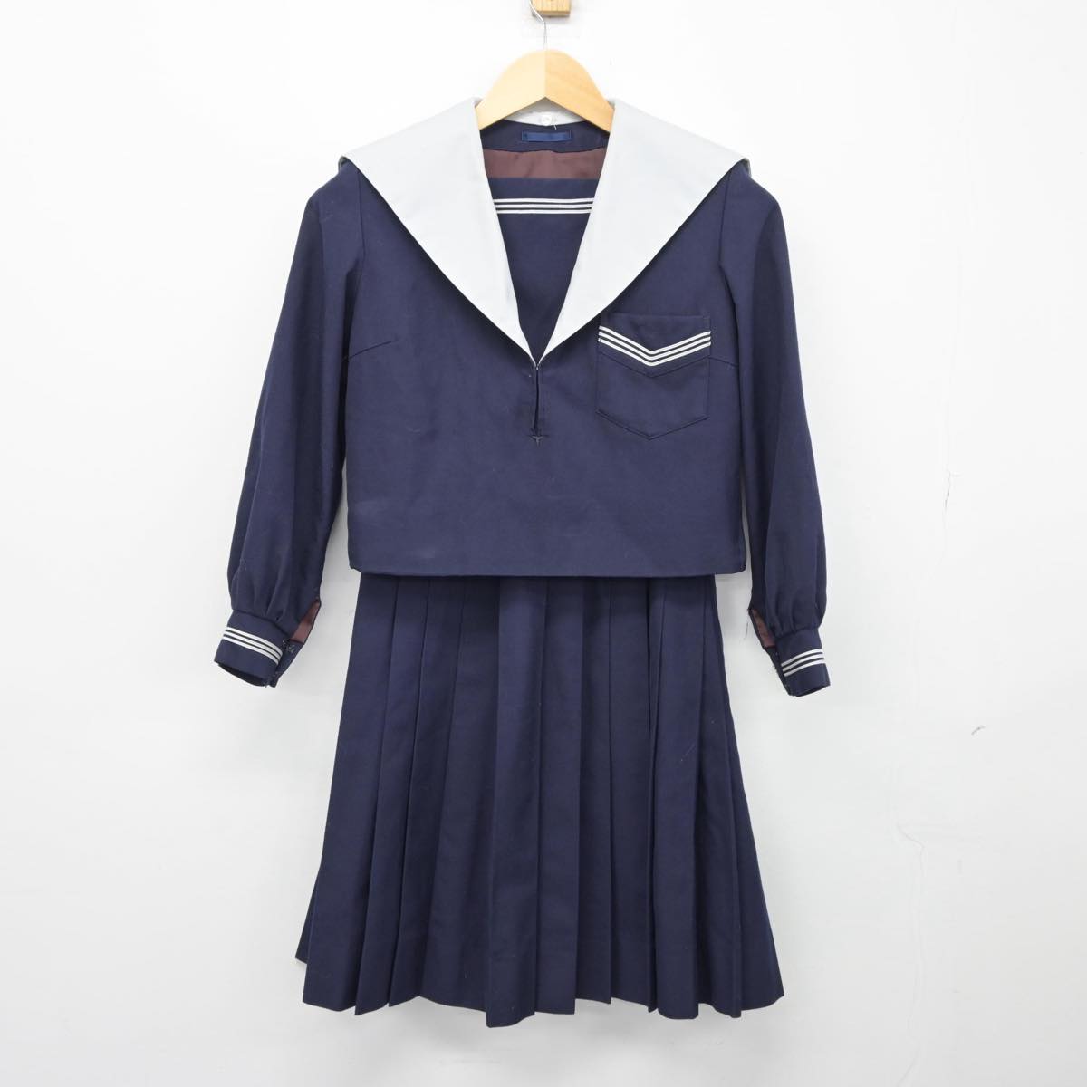 【中古】大阪府 都島中学校 女子制服 2点（セーラー服・スカート）sf026321