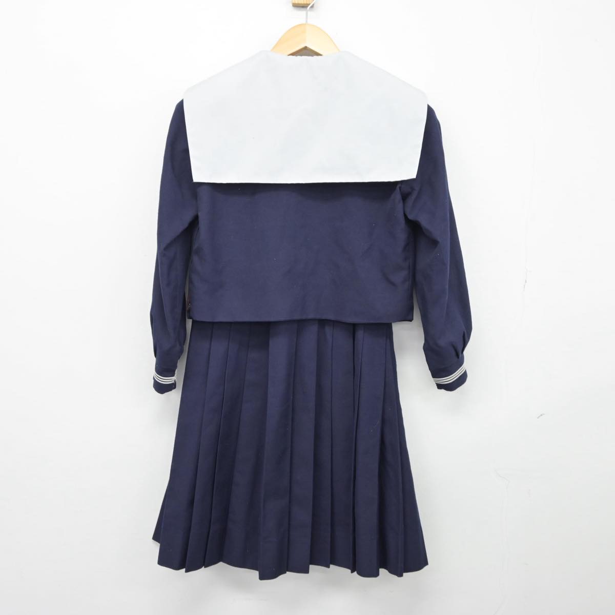 【中古】大阪府 都島中学校 女子制服 2点（セーラー服・スカート）sf026321