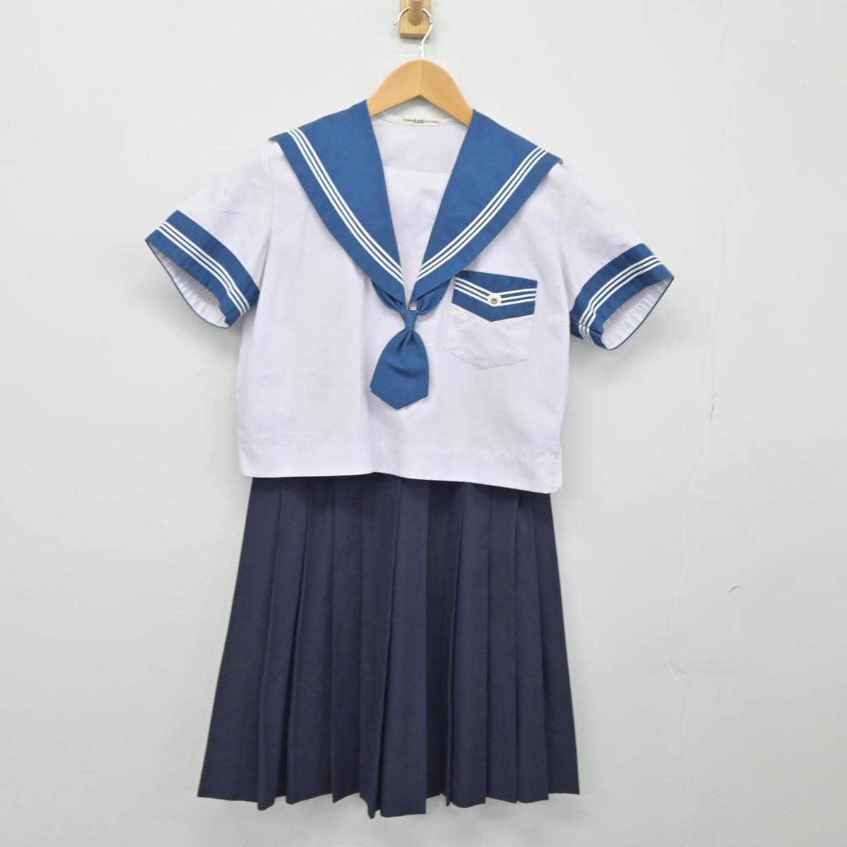 【中古】大阪府 都島中学校 女子制服 5点（セーラー服・セーラー服・スカート）sf026323