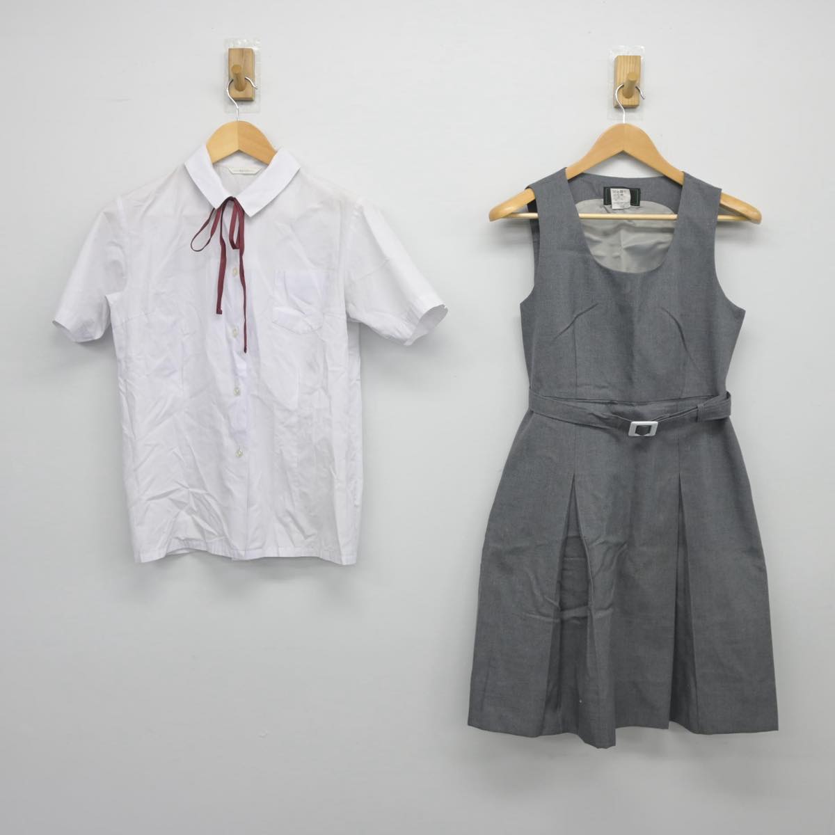 【中古】広島県 吉島中学校 女子制服 3点（シャツ・ジャンパースカート）sf026342