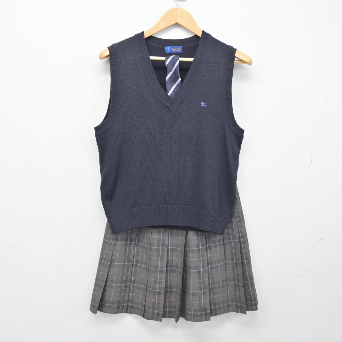 【中古】千葉県 小金高等学校 女子制服 3点（ニットベスト・スカート）sf026348