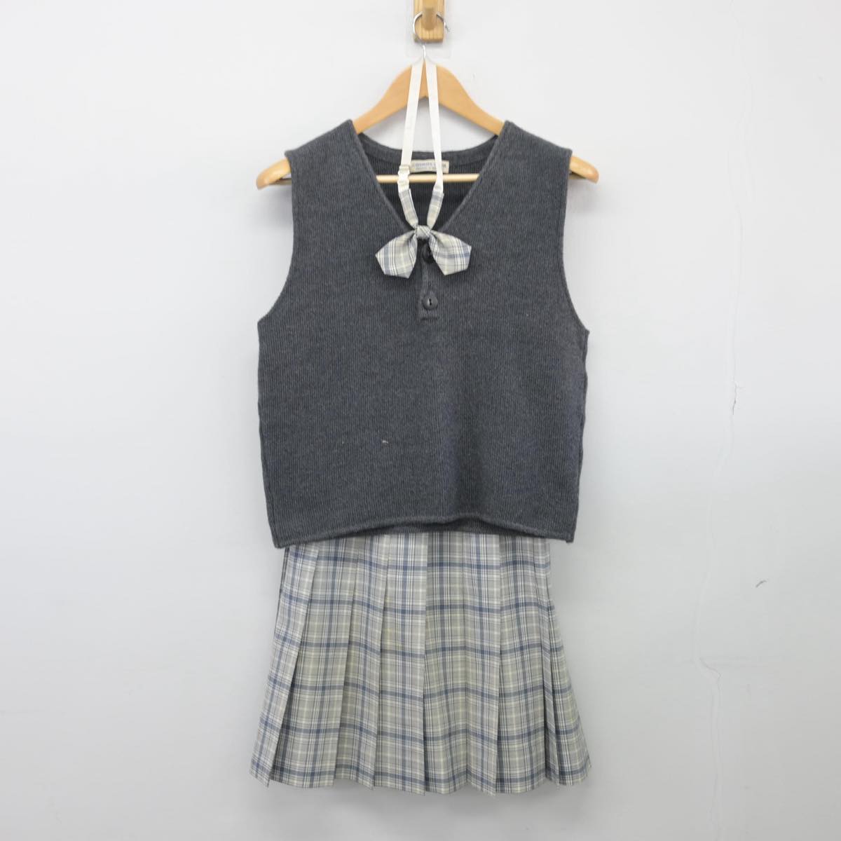 【中古】東京都 日本大学第二中学校 女子制服 3点（ニットベスト・スカート）sf026367