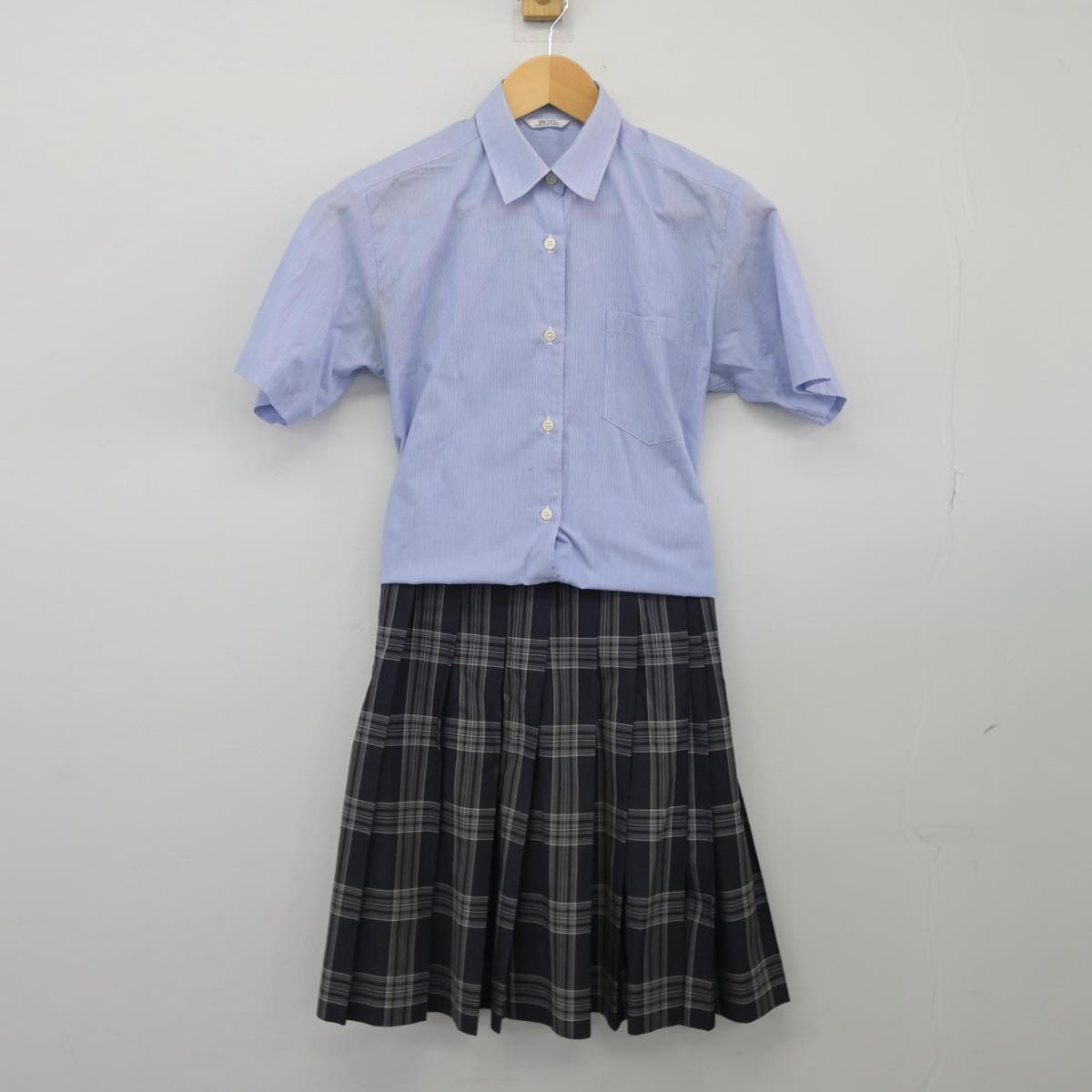 【中古】千葉県 船橋法典高等学校 女子制服 2点（シャツ・スカート）sf026375