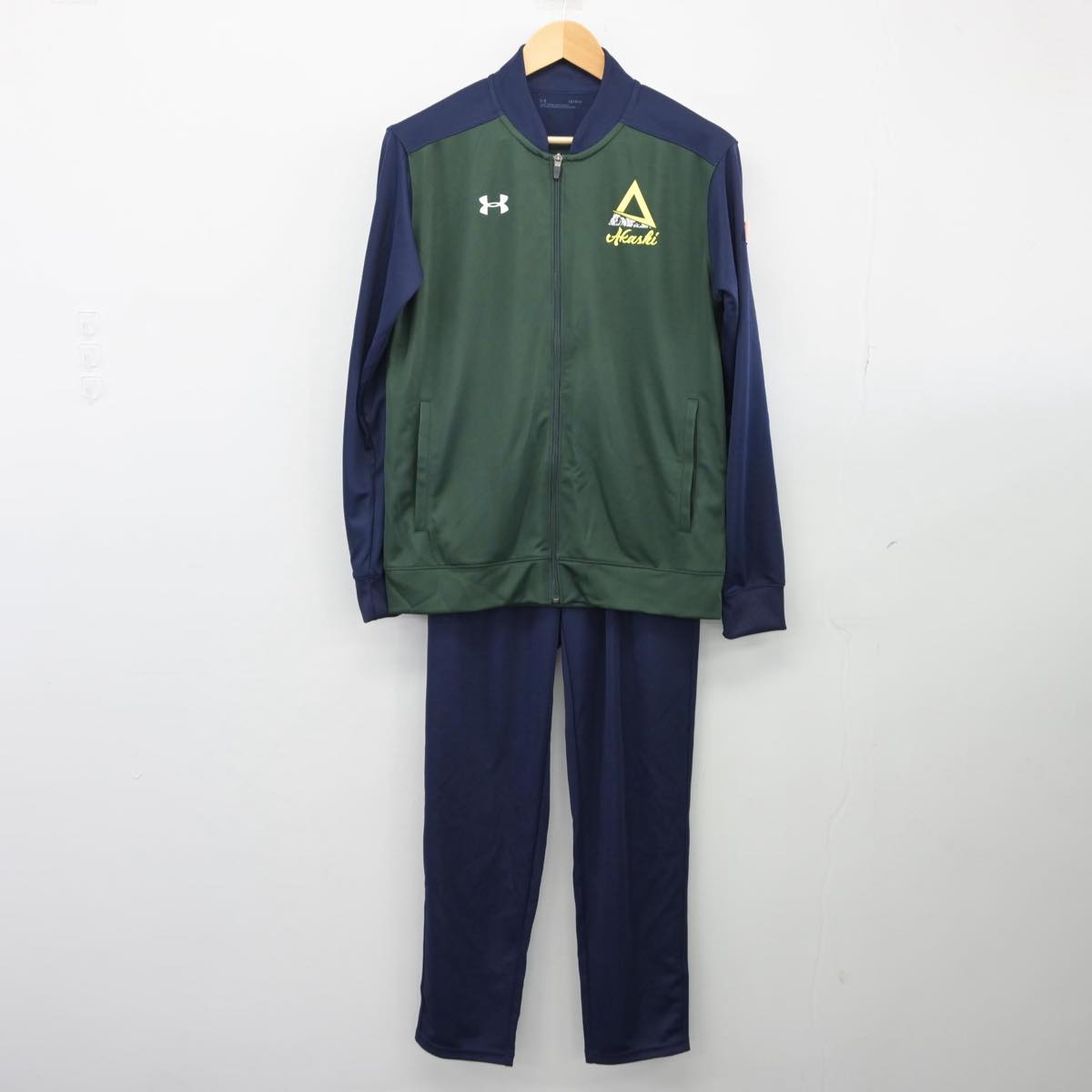 【中古】兵庫県 明石高等学校 女子制服 2点（ジャージ 上・ジャージ 下）sf026386