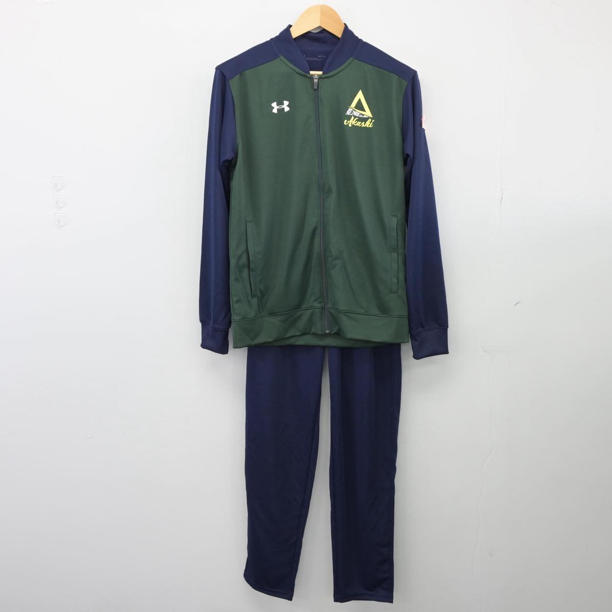 【中古】兵庫県 明石高等学校 女子制服 2点（ジャージ 上・ジャージ 下）sf026387