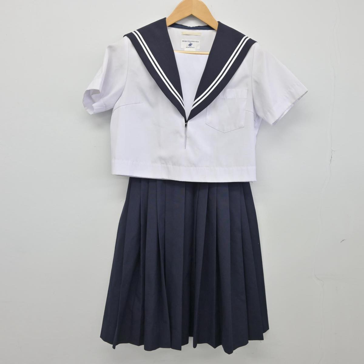 【中古】愛知県 甚目寺中学校 女子制服 2点（セーラー服・スカート）sf026400