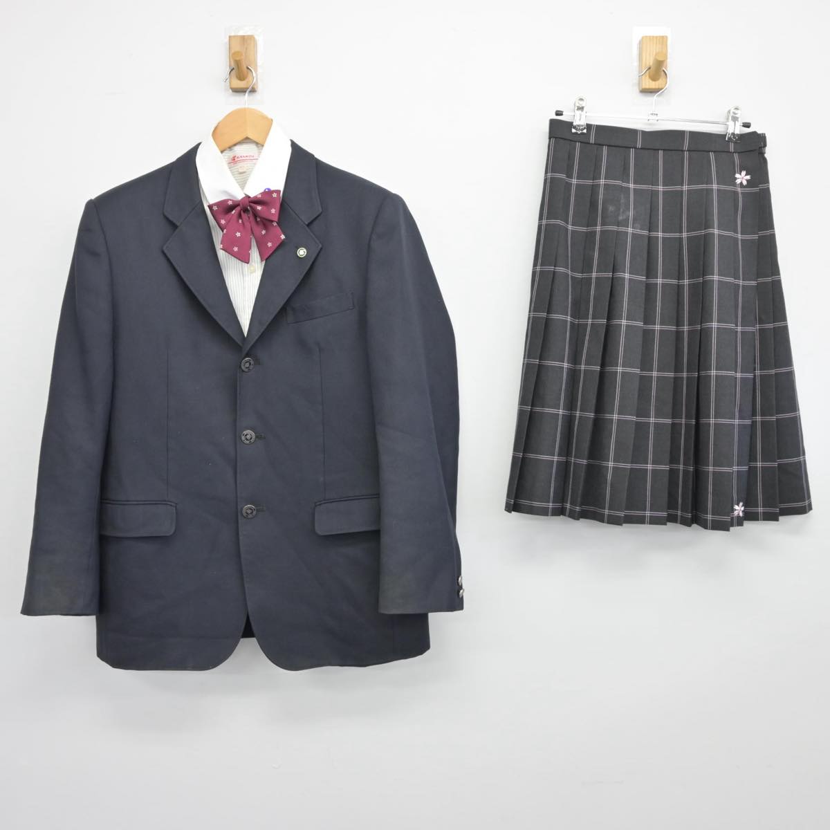 【中古】鹿児島県 明桜館高等学校 女子制服 5点（ブレザー・シャツ・スカート）sf026403