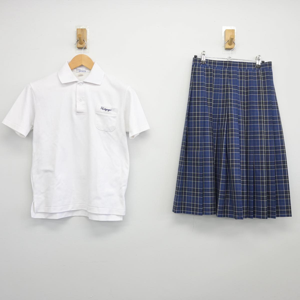 【中古】埼玉県 鳩ヶ谷中学校 女子制服 3点（シャツ・スカート）sf026406