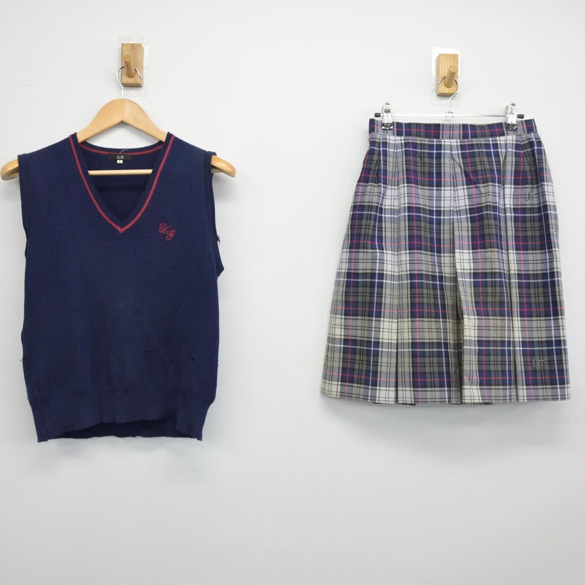 【中古】埼玉県 浦和学院高等学校 女子制服 2点（ニットベスト・スカート）sf026421