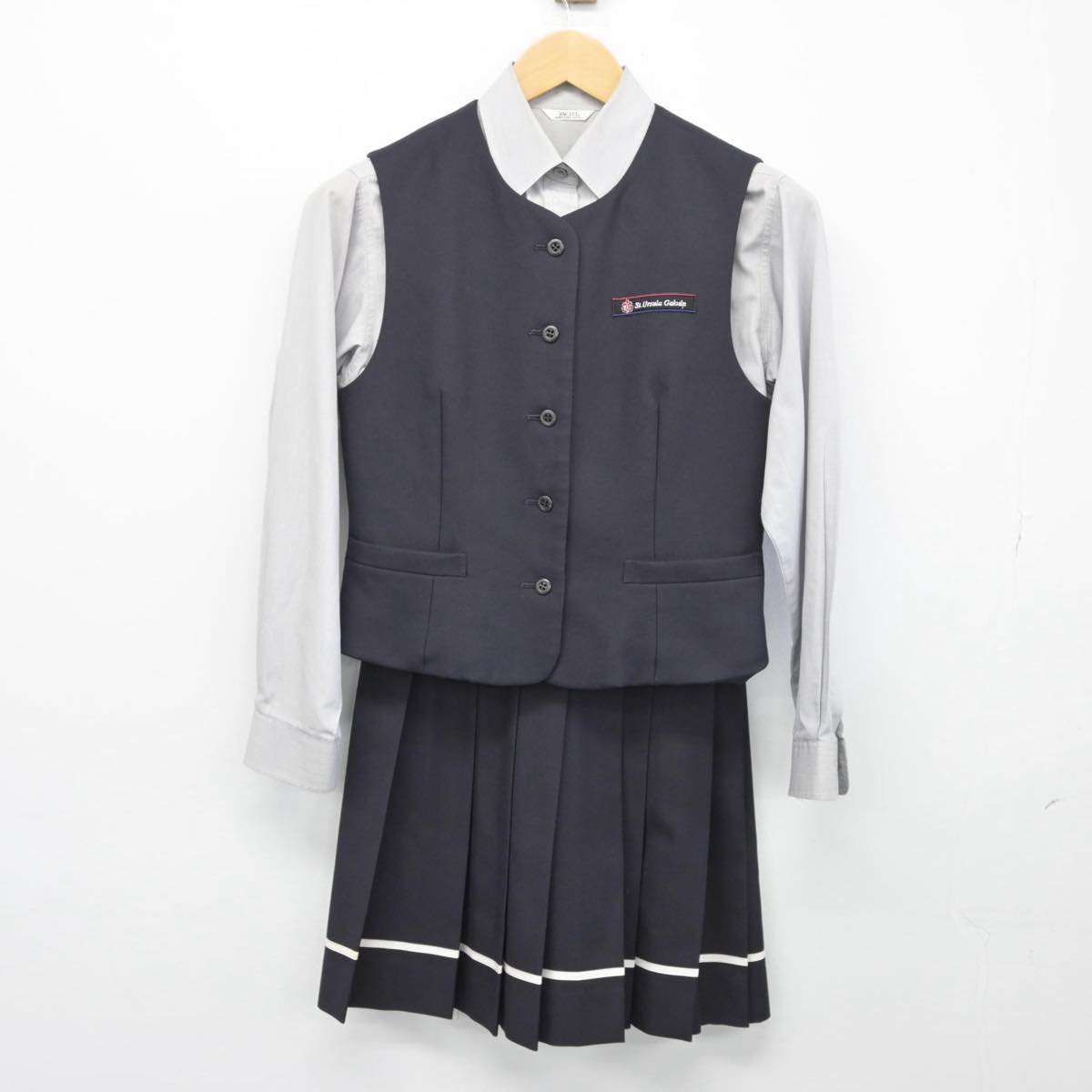 【中古】青森県 八戸聖ウルスラ高等学院 女子制服 4点（ブレザー・ベスト・シャツ・スカート）sf026465