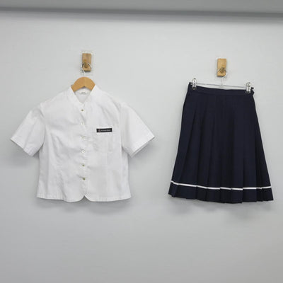 【中古】青森県 八戸聖ウルスラ高等学院 女子制服 2点（シャツ・スカート）sf026466