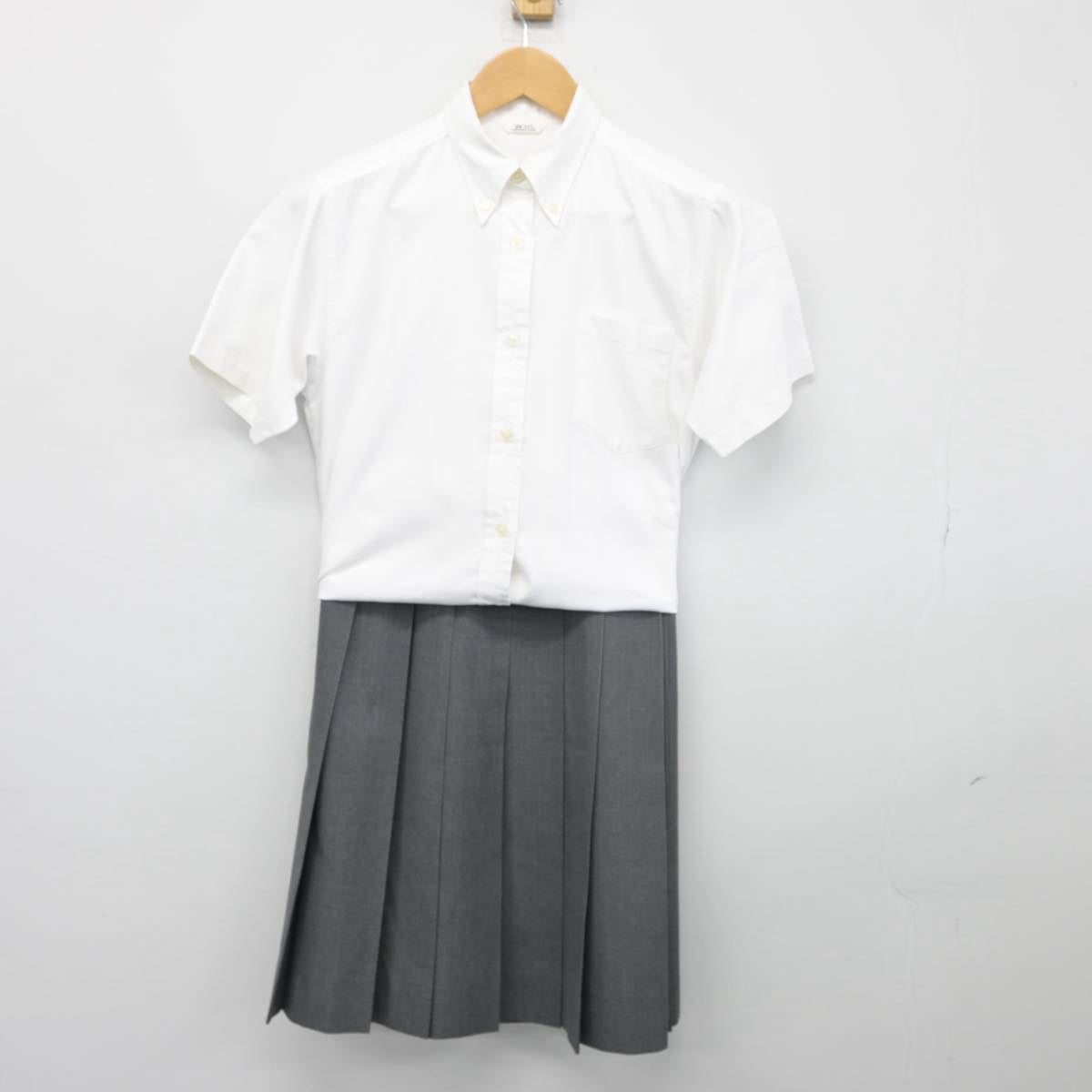 【中古】兵庫県 須磨学園高等学校 女子制服 2点（シャツ・スカート）sf026473