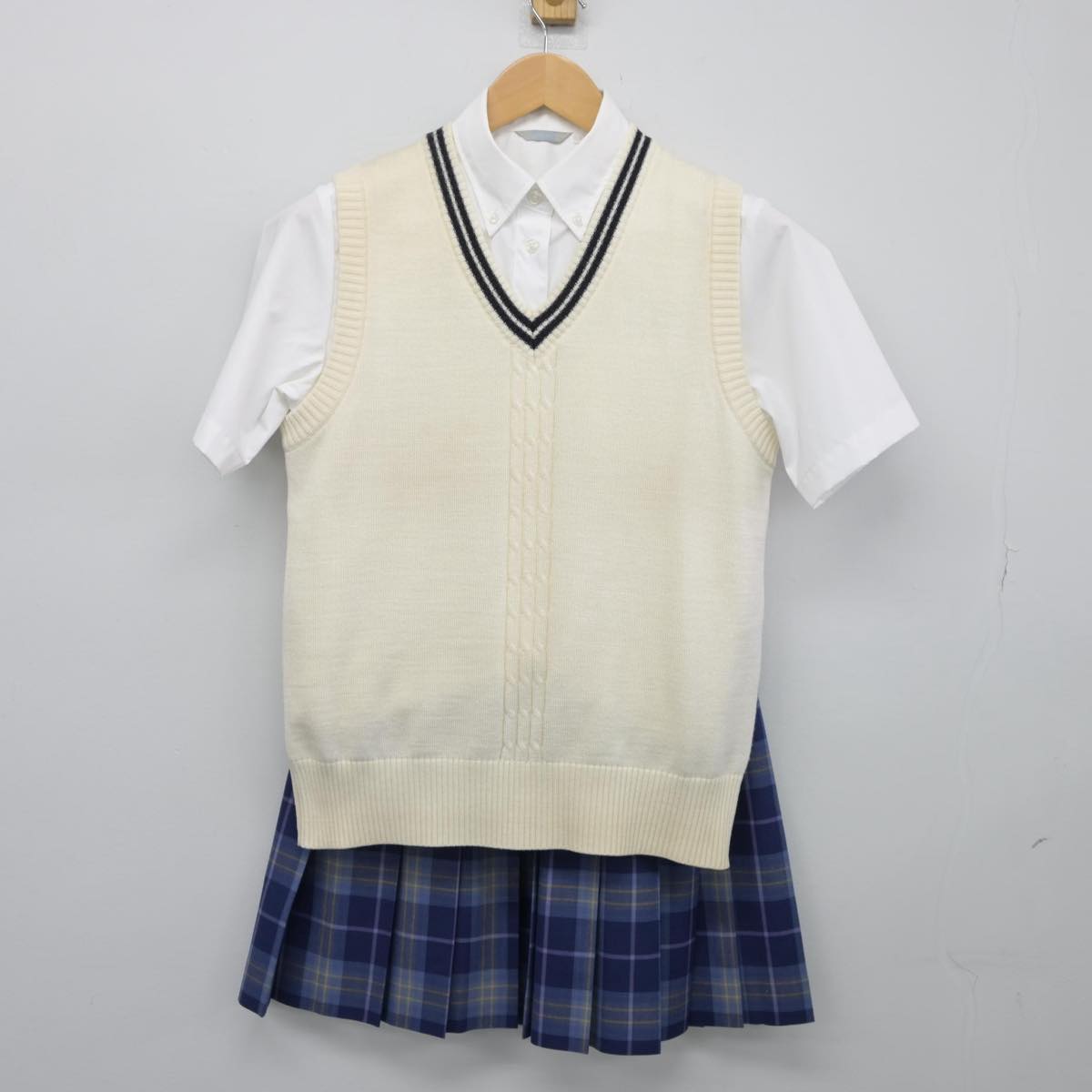 【中古】東京都 品川エトワール女子高等学校 女子制服 4点（ニットベスト・シャツ・スカート）sf026481