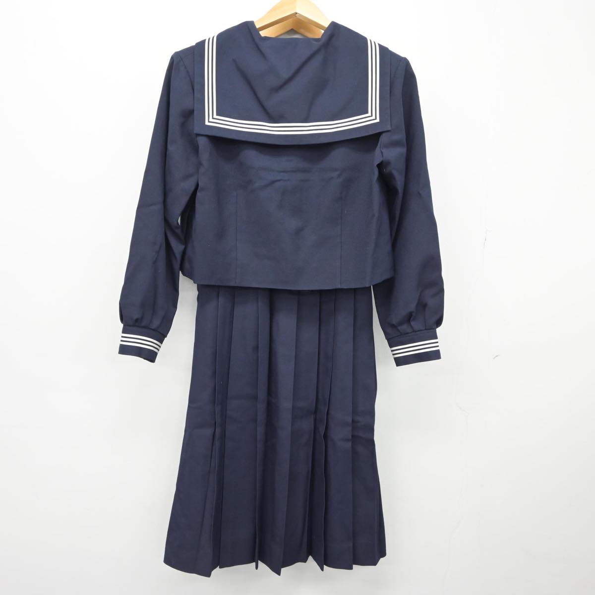 【中古】東京都 葛美中学校 女子制服 3点（セーラー服・ジャンパースカート）sf026500