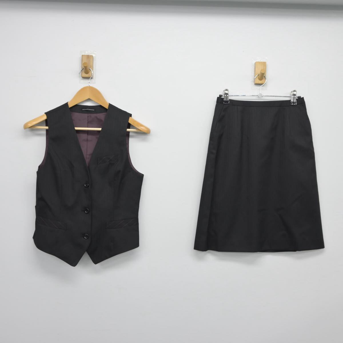 【中古】 事務服 女子制服 2点（ベスト・スカート）sf026540