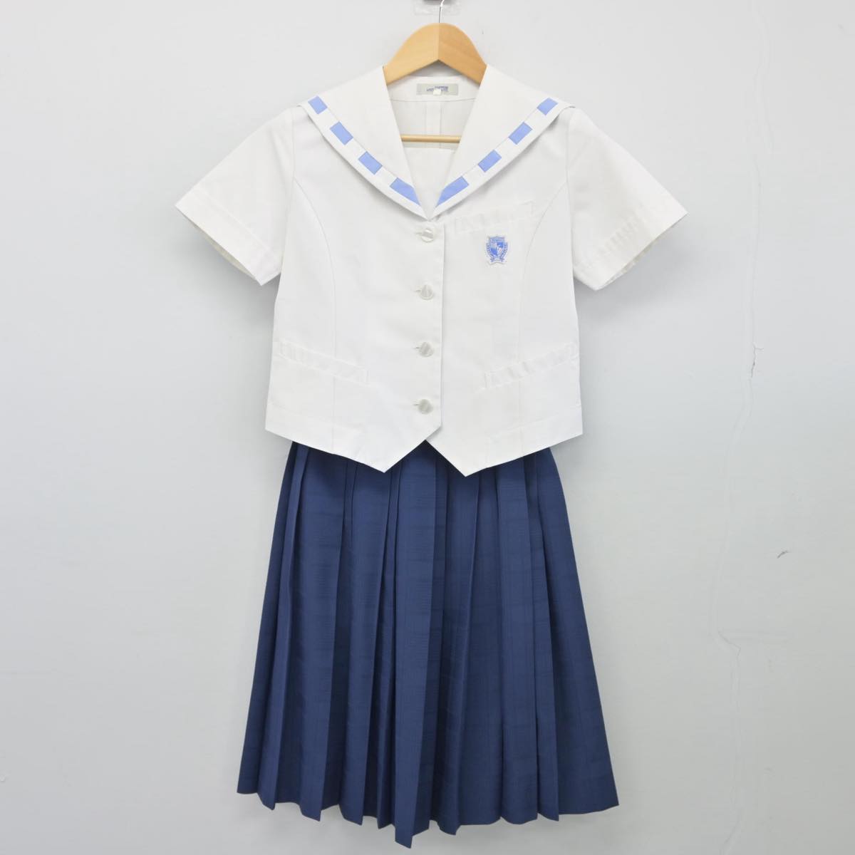 【中古】長崎県 長崎女子高等学校 女子制服 2点（セーラー服・スカート）sf026582