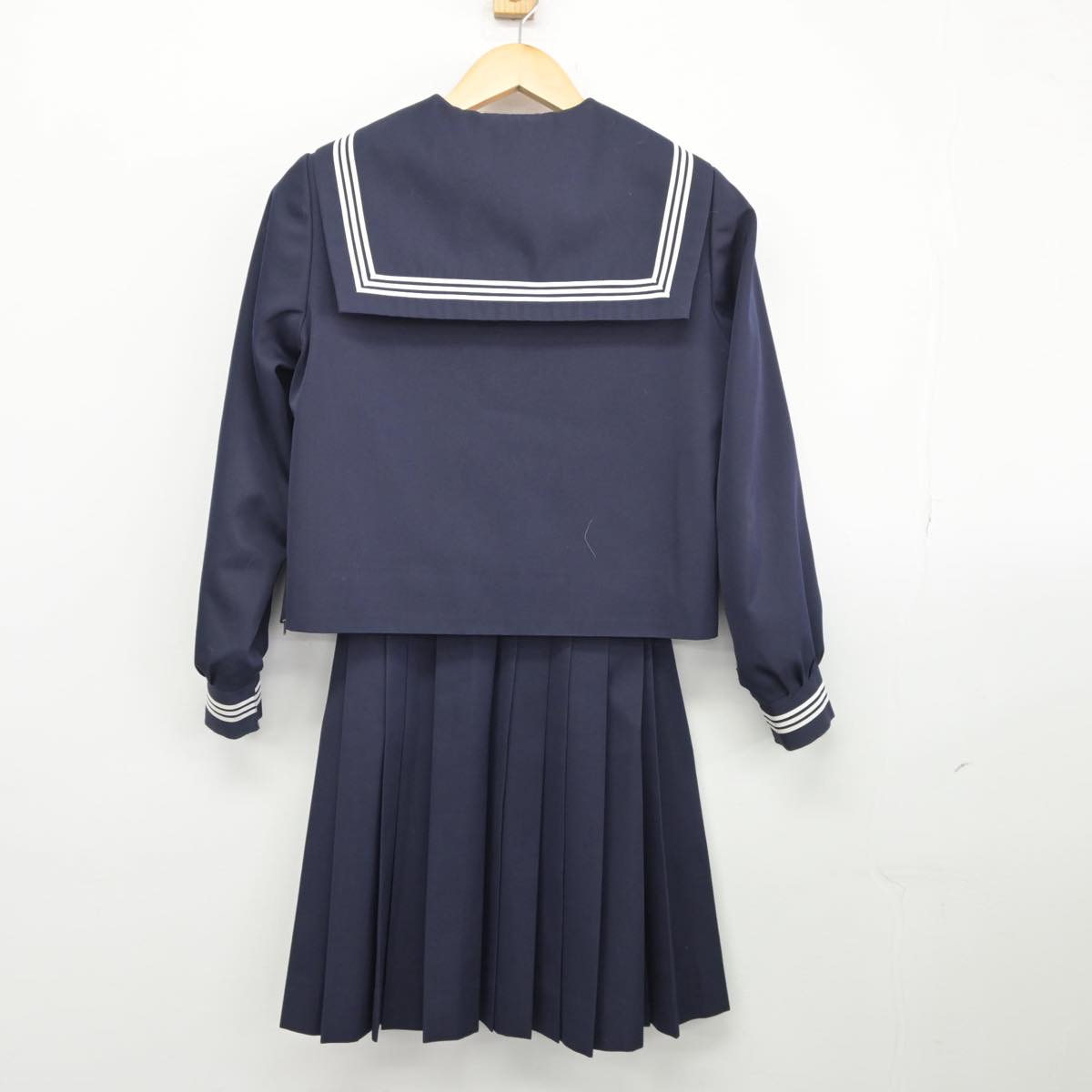 【中古】静岡県 島田第一中学校 女子制服 3点（セーラー服・スカート）sf026601