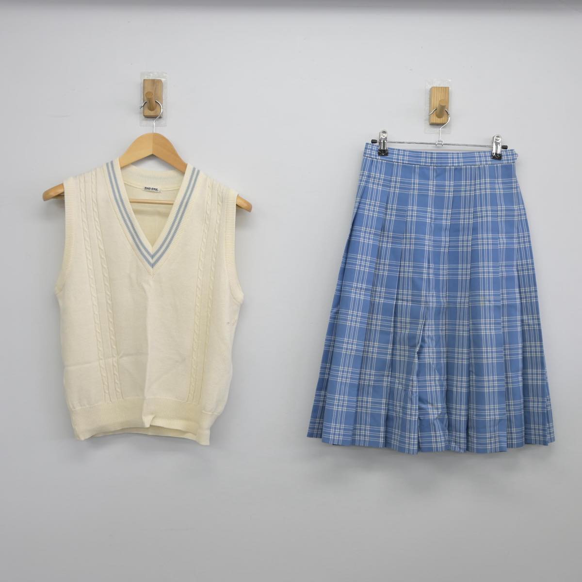 【中古】北海道 札幌東商業高等学校 女子制服 2点（ニットベスト・スカート）sf026603