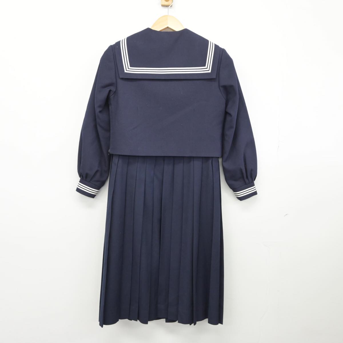 【中古】千葉県 堀江中学校 女子制服 2点（セーラー服・ジャンパースカート）sf026605